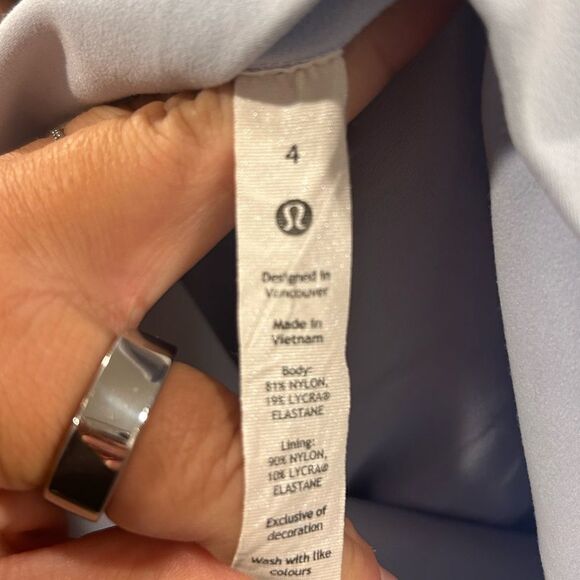 LuluLemon leggings size 4, gently used, light blue color - Picture 6 of 6